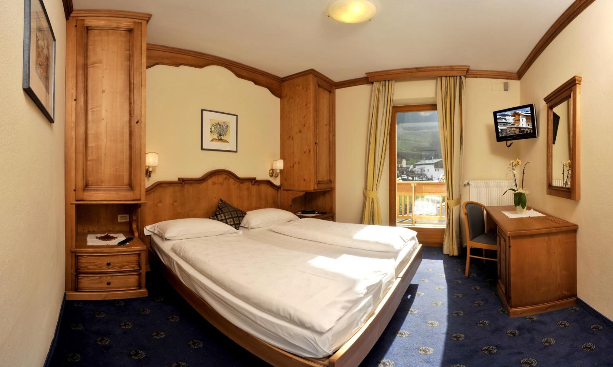 Hotel Europa Dolomites Сельва-ди-Валь-Гардена Экстерьер фото
