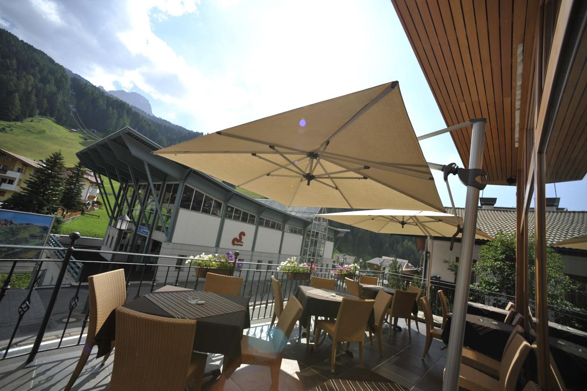 Hotel Europa Dolomites Сельва-ди-Валь-Гардена Экстерьер фото