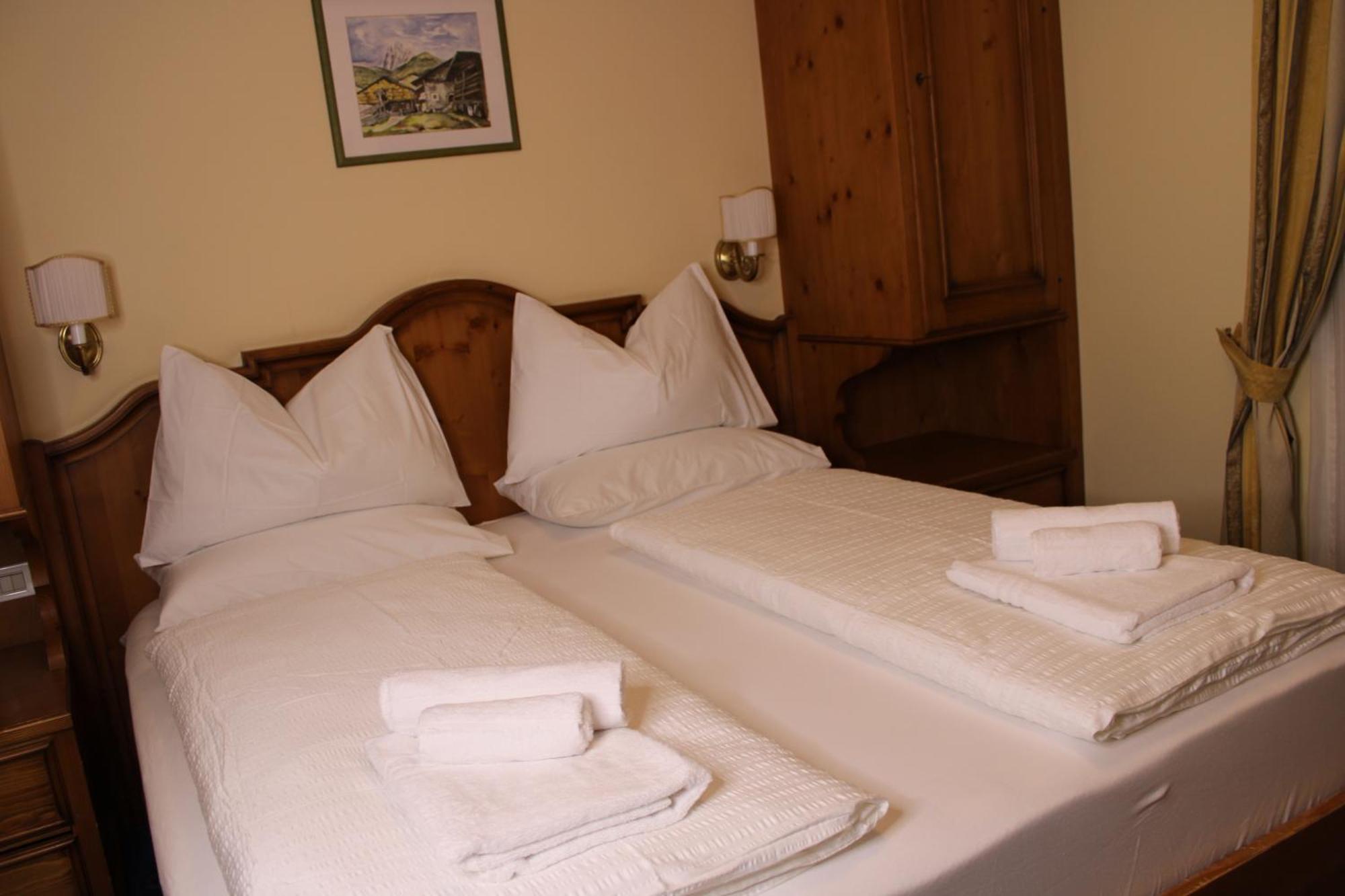 Hotel Europa Dolomites Сельва-ди-Валь-Гардена Экстерьер фото