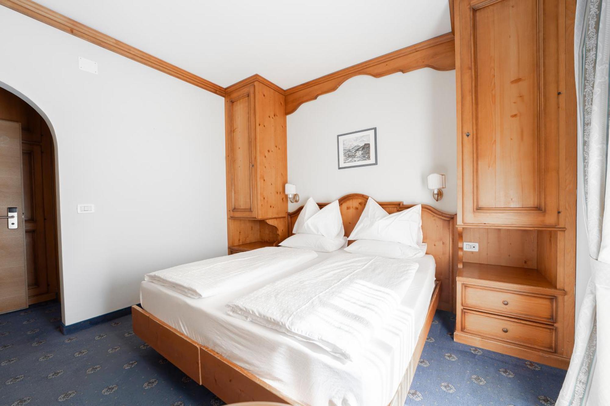 Hotel Europa Dolomites Сельва-ди-Валь-Гардена Экстерьер фото